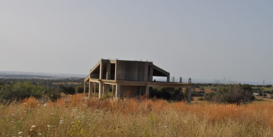 Villa struttura con terreno di pertinenza